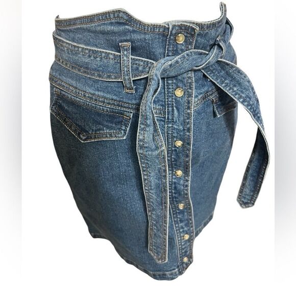 Naf Naf  denim, Skirt, Stone blue I’ll size 36 us size 6 pockets pearl button - Picture 2 of 14